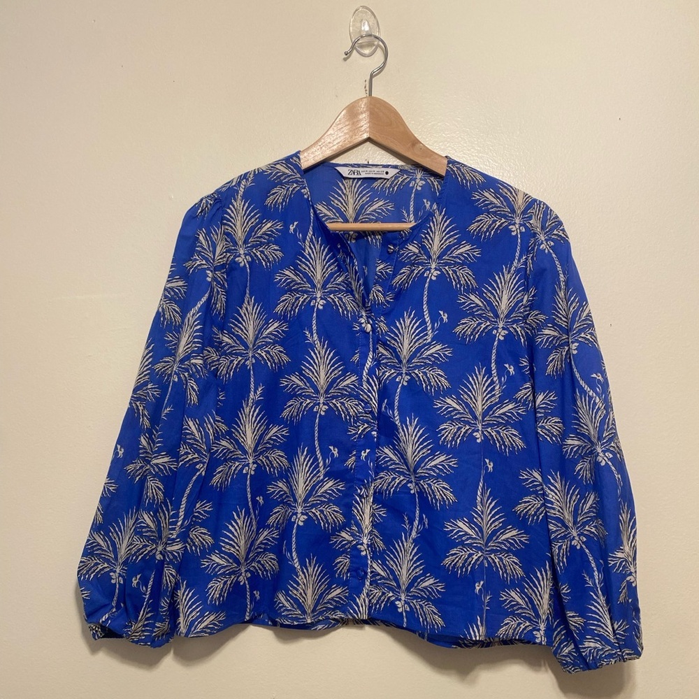 Zara Royal Blue Palm-Print Button-Front Shirt. Size M